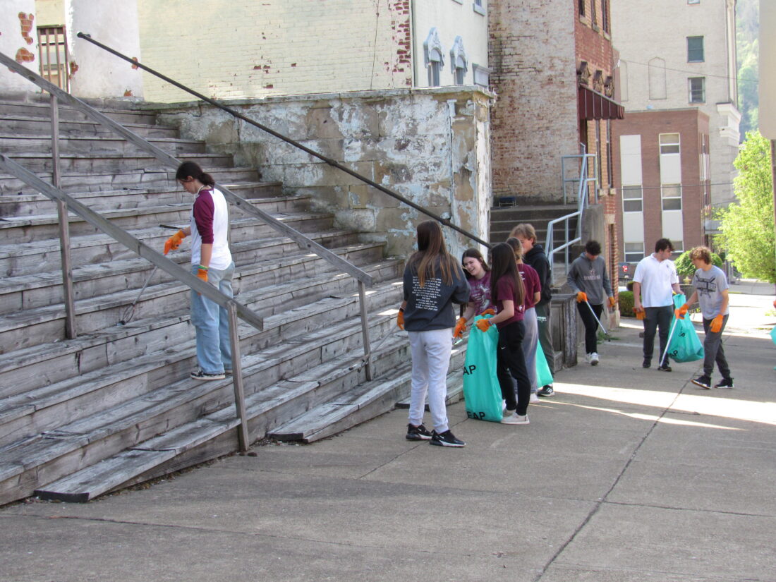 Earth Day festivities continue with community block party at the Wheeling Artisan Center | News, Sports, Jobs - Vimarsana News